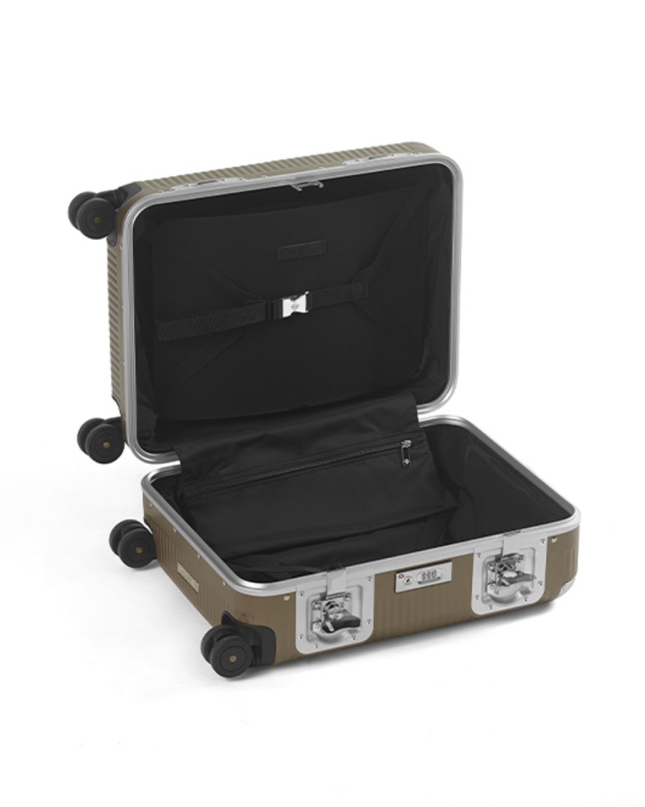 公式】FPM Milano（ファブリカ ペレッテリエ ミラノ）｜オフィシャル